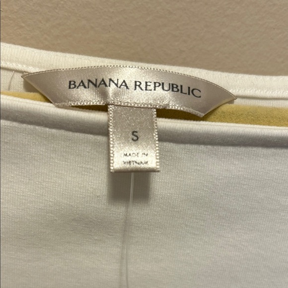 Banana Republic White Fitted Blouse with Long Sleeves - Picture 2 of 4